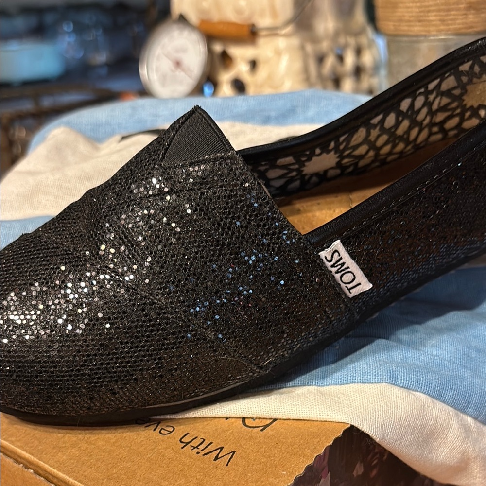 TOMS Women's Black Glitter Classics - Picture 2 of 12